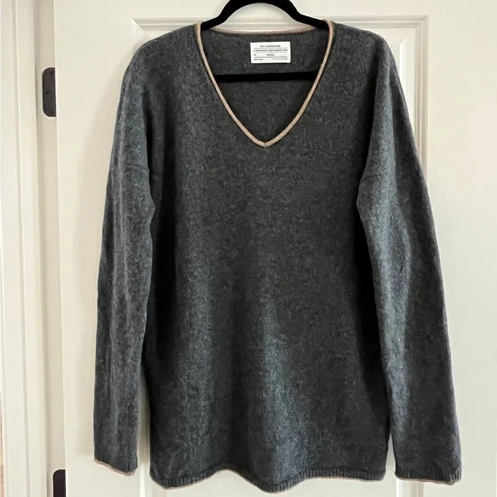 REI CO-OP 100% Lambs Wool Norseland V-Neck Sweater Grey Heather/Mocha Taupe Med
